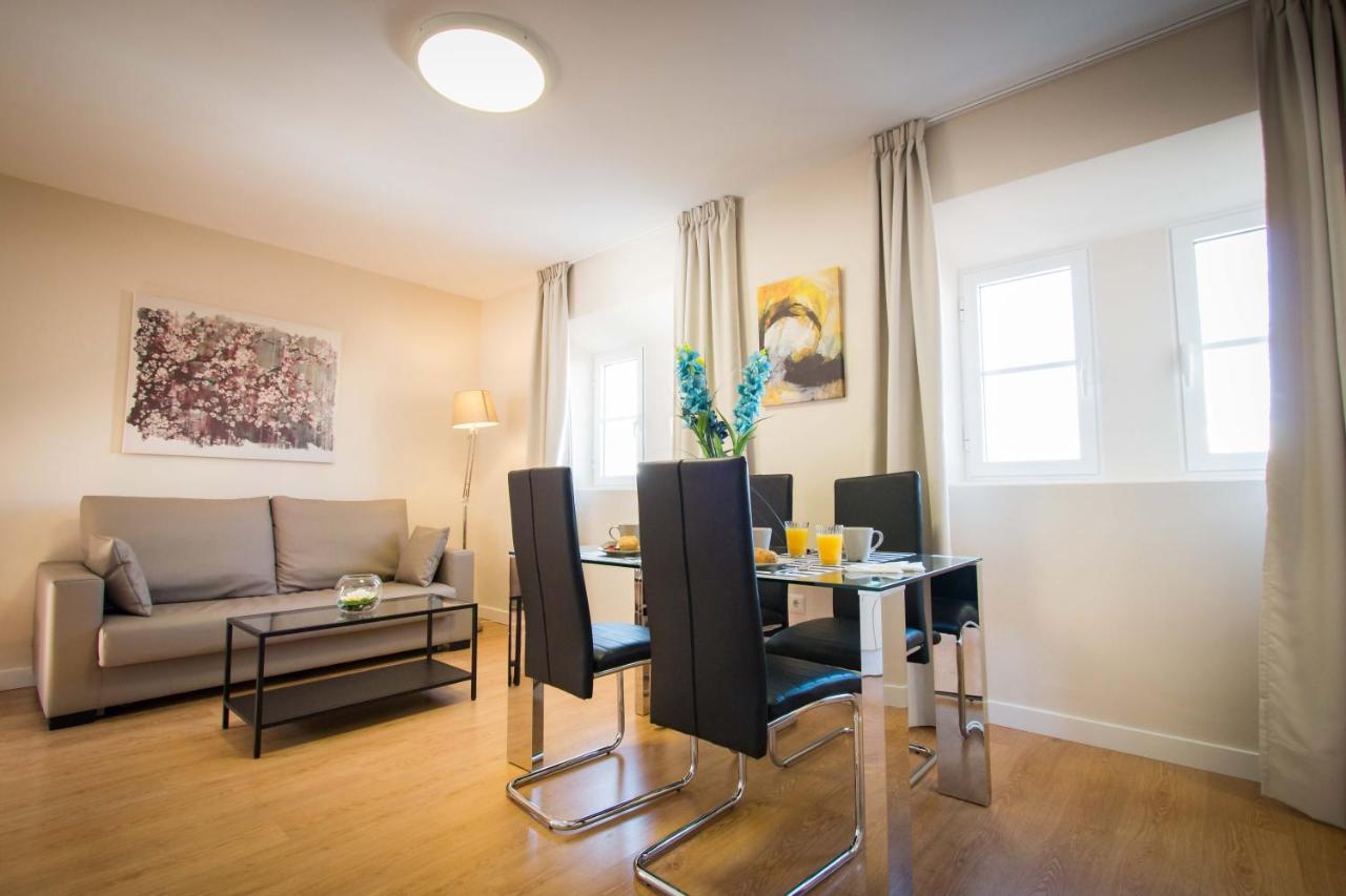 Holidays2Malaga Calle Nueva High Speed Wifi Luaran gambar