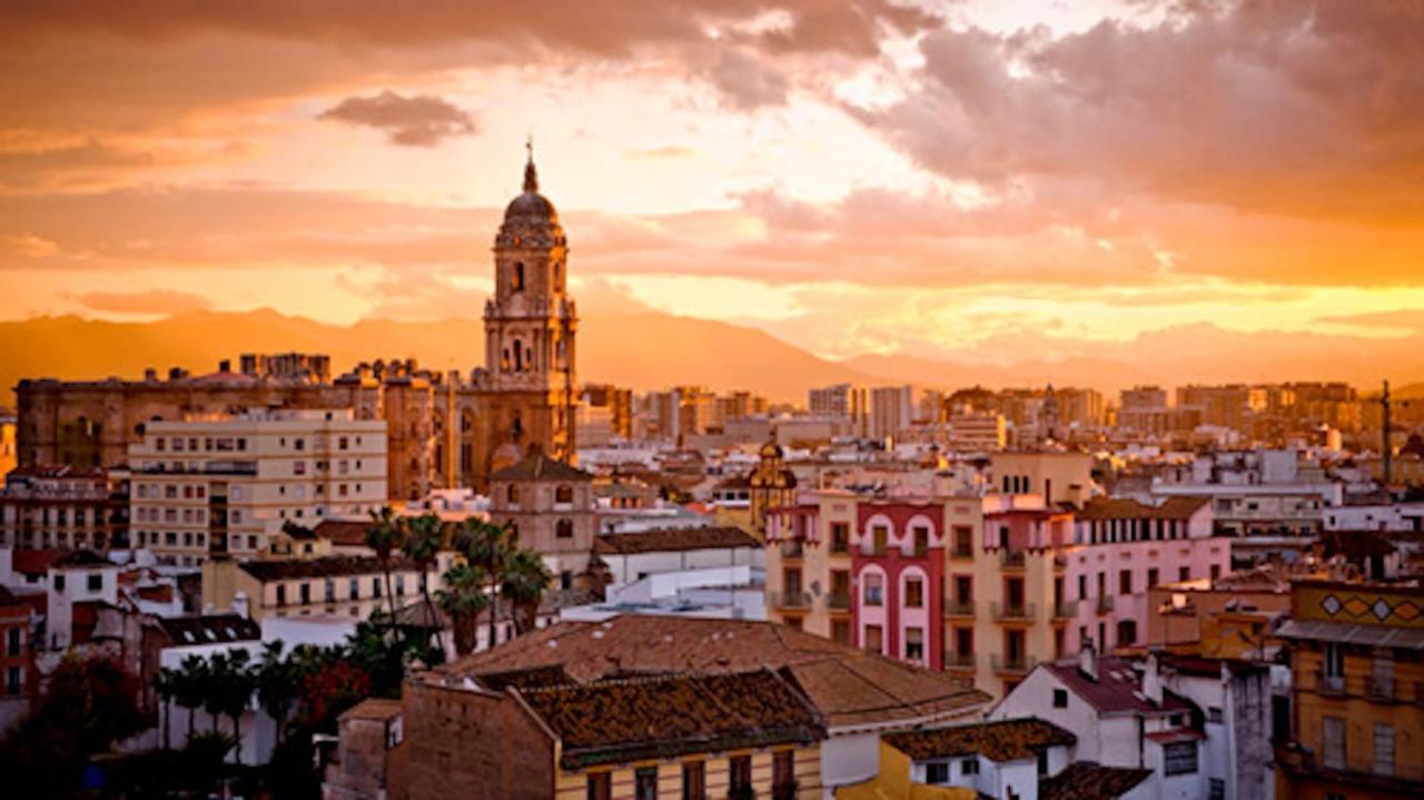 Holidays2Malaga Calle Nueva High Speed Wifi Luaran gambar